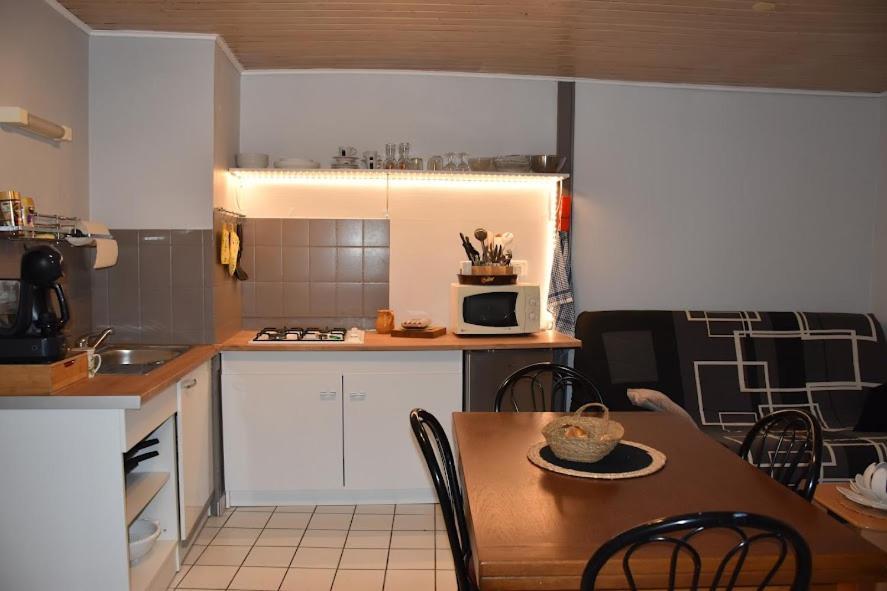 Maison De Village Appartement Rdc Avec Terrasse Gy エクステリア 写真
